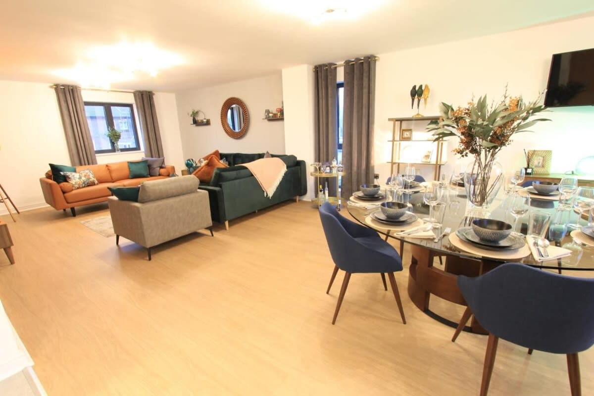 Cabot Mews 9 Apartment