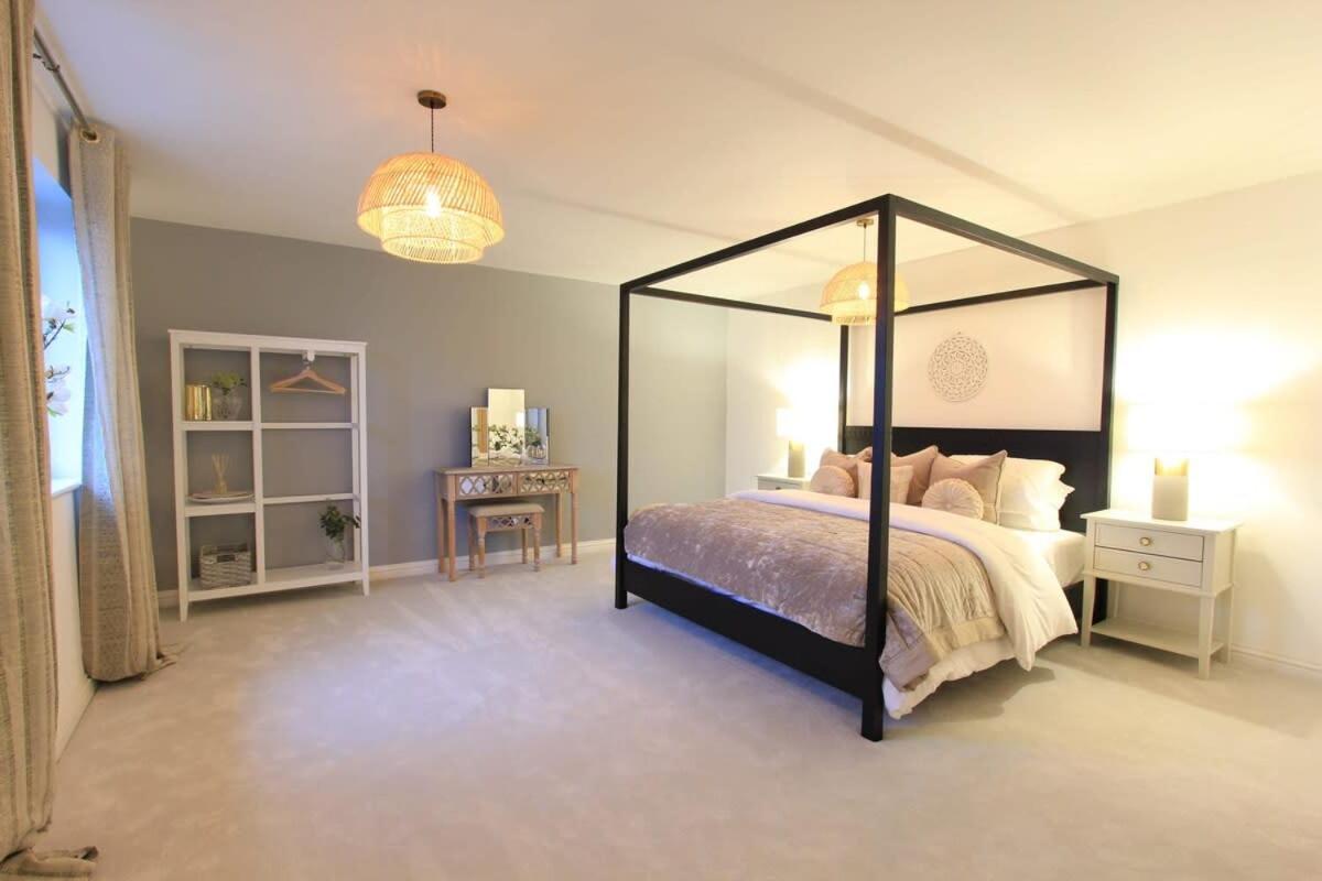 Cabot Mews 9 Apartment *